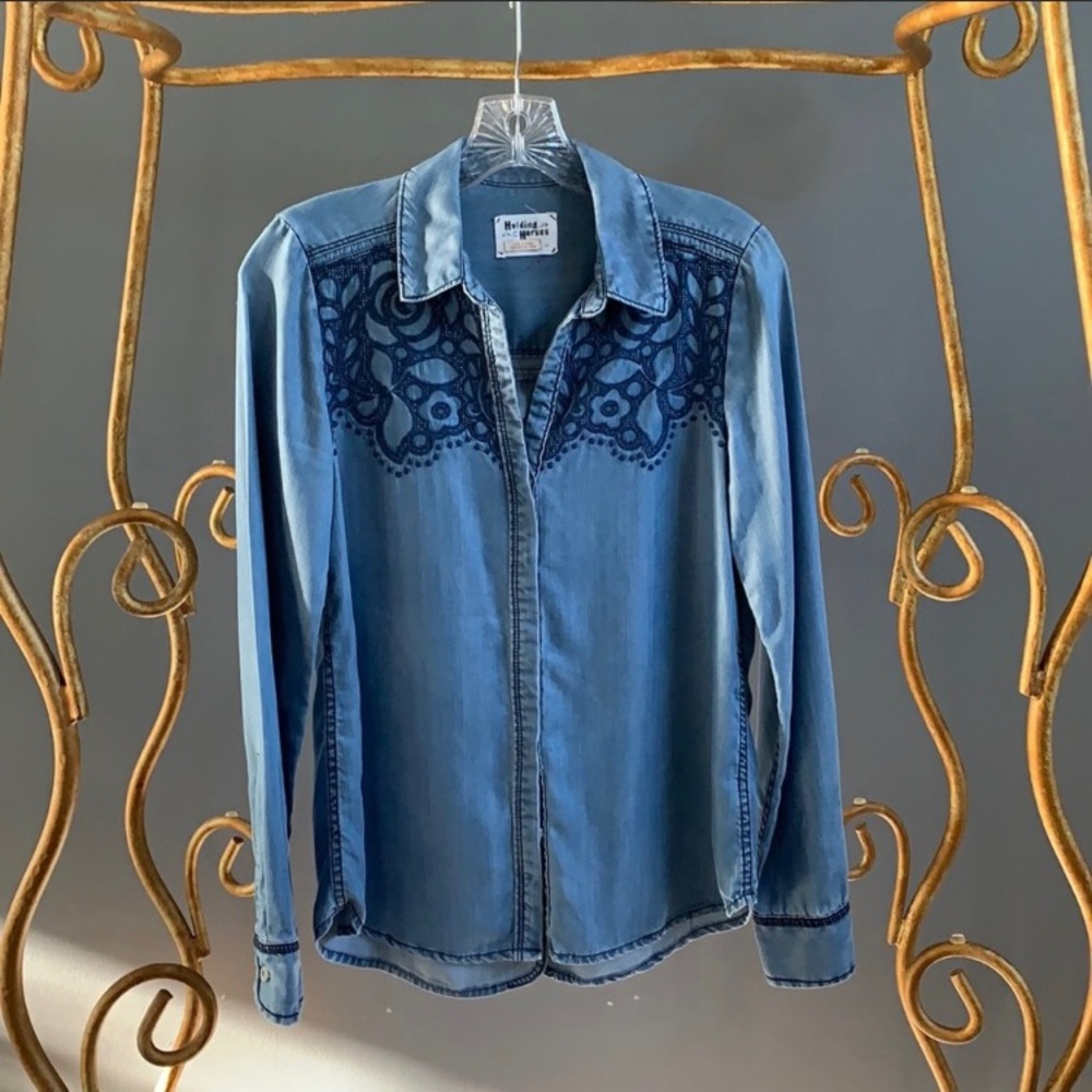 Anthropologie Women’s Holding Horses Chambray Western Denim Blouse Boho Shirt XS